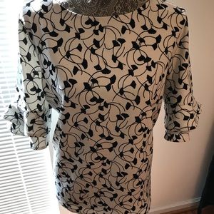 Ann Taylor black and white short sleeve top